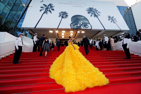 Farhana Bodi posa na cerimônia de abertura do 74º Festival de Cinema de Cannes
 - Sputnik Brasil