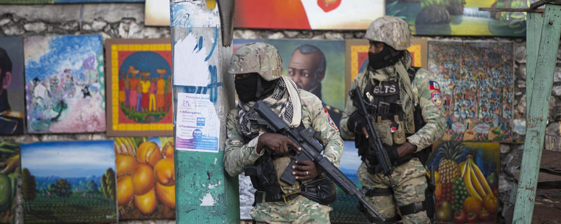 Soldados patrulham Pétionville, o bairro onde morava o falecido presidente haitiano Jovenel Moïse. Porto Príncipe, Haiti  - Sputnik Brasil, 1920, 07.03.2024