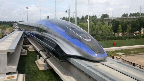 Trem chinês maglev de alta velocidade , que pode atingir uma velocidade máxima de 600 km/h - Sputnik Brasil