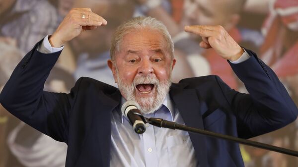 Ex-presidente Luiz Inácio Lula da Silva fala após um juiz descartar ambas suas condenações por corrupção, 10 de março de 2021 - Sputnik Brasil