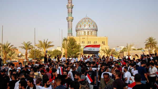 Manifestantes em Bagdá, Iraque, 18 de julho de 2021 - Sputnik Brasil