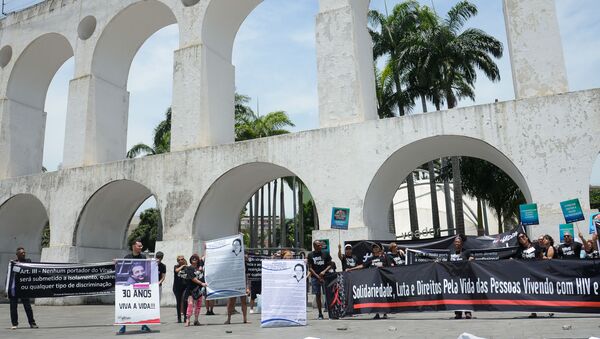 Grupo Pela Vidda faz ato no Dia Mundial de Luta Contra a Aids nos Arcos da Lapa, no Rio de Janeiro, em 1 de dezembro de 2019 - Sputnik Brasil