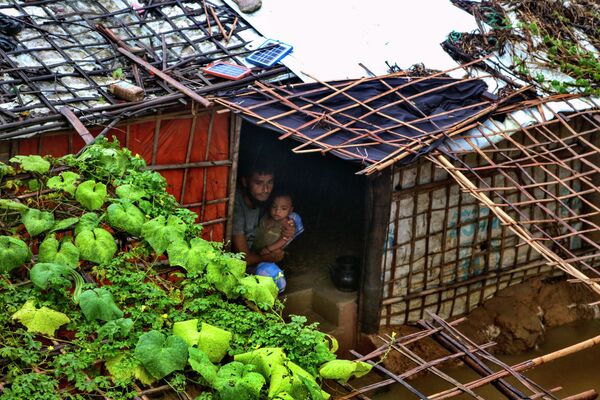 Refugiados Rohingya após chuvas fortes, Bangladesh, 28 de julho de 2021 - Sputnik Brasil