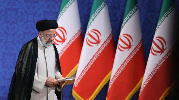Ebrahim Raisi, presidente eleito do Irã, durante sua primeira coletiva de imprensa em Teerã, Irã, 21 de junho de 2021 - Sputnik Brasil
