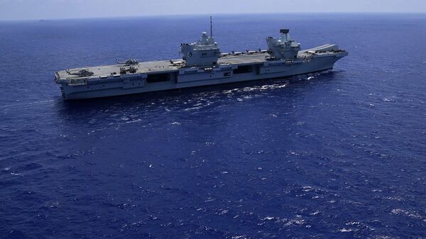 HMS Queen Elizabeth, porta-aviões do Reino Unido, no mar Mediterrâneo, 20 de junho de 2021 - Sputnik Brasil