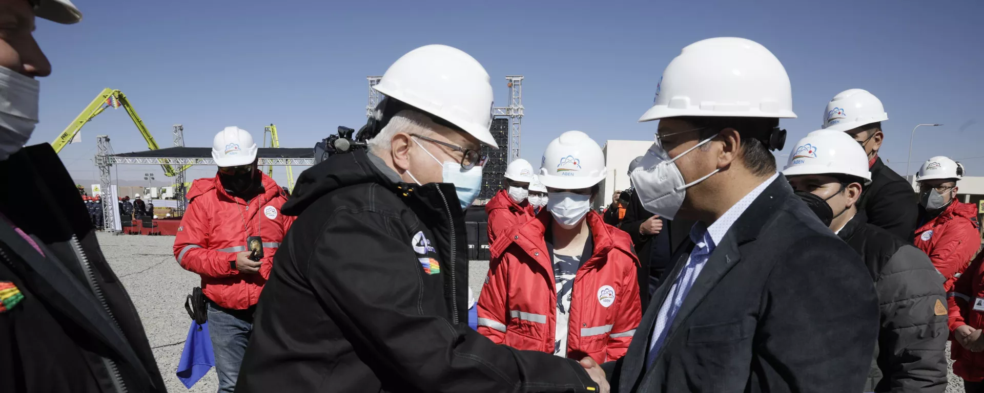 Representantes da Rosatom e Luis Acre na abertura do Centro de Pesquisa e Desenvolvimento de Tecnologia Nuclear em El Alto, Bolívia, 26 de julho de 2021 - Sputnik Brasil, 1920, 02.11.2023