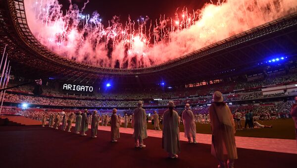 Visão geral de dentro do Estádio Olímpico Nacional durante a cerimônia de encerramento dos Jogos Olímpicos de Tóquio - Sputnik Brasil