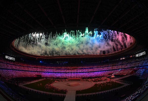 Fogos de artifício na cerimônia de encerramento dos XXXII Jogos Olímpicos - Sputnik Brasil