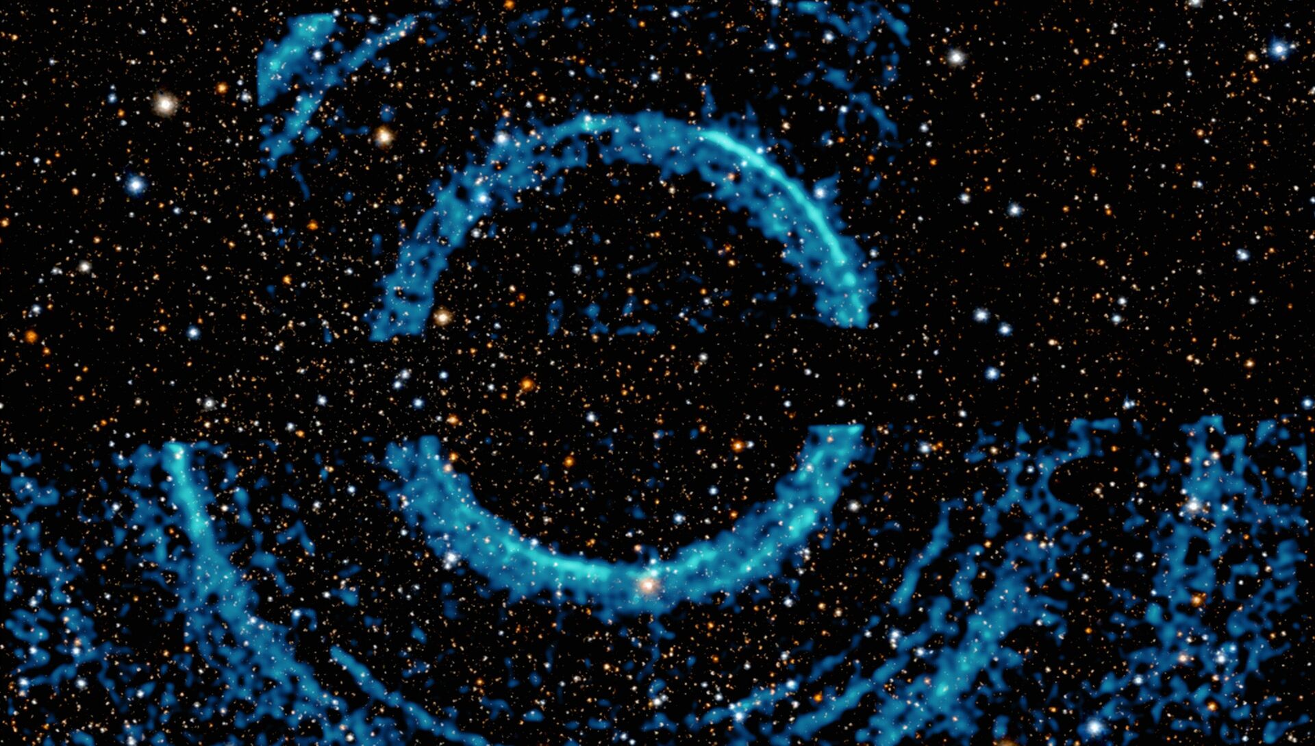 Observatórios espaciais revelam FOTO de buraco negro rodeado de anéis gigantes de poeira - Sputnik Brasil, 1920, 09.08.2021