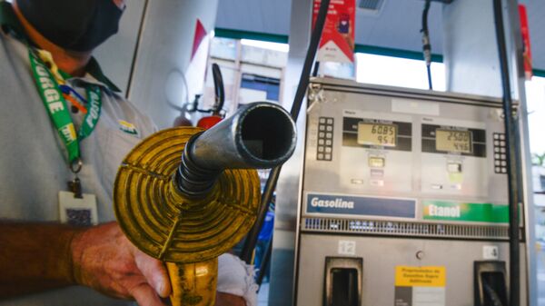 Preço da gasolina pode disparar e etanol entrar em falta por causa da escassez de álcool anidro, 11 de maio de 2021 - Sputnik Brasil
