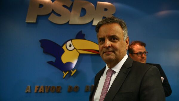 O deputado federal Aécio Neves (PSDB-MG) fala com a imprensa após reunião da executiva do PSDB. Foto de arquivo - Sputnik Brasil