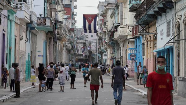 A Cuban flag is displayed on the street to mark the 68th anniversary of the Moncada barracks attack, Havana, Cuba, July 26, 2021. - Sputnik Brasil