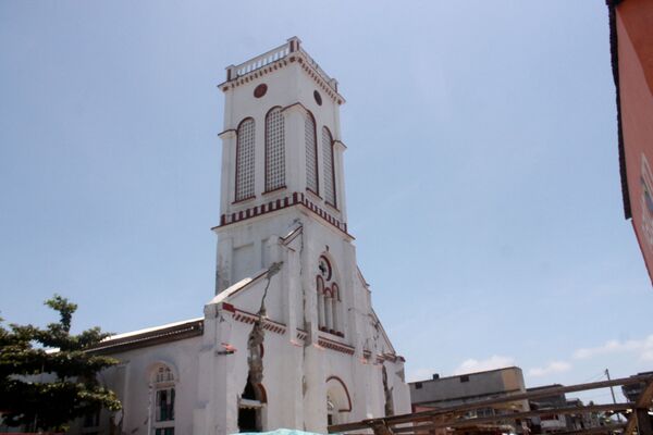 Igreja do Sagrado Coração de Cayes apresenta rachaduras em suas paredes, resultado do impacto do terremoto de magnitude 7,2, 14 de agosto de 2021 - Sputnik Brasil