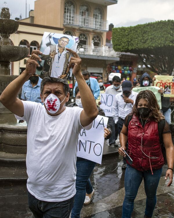 Manifestantes exigem justiça para o homicídio do jornalista de rádio Jacinto Romero Flores, em Orizaba, México, 19 de agosto 2021 - Sputnik Brasil