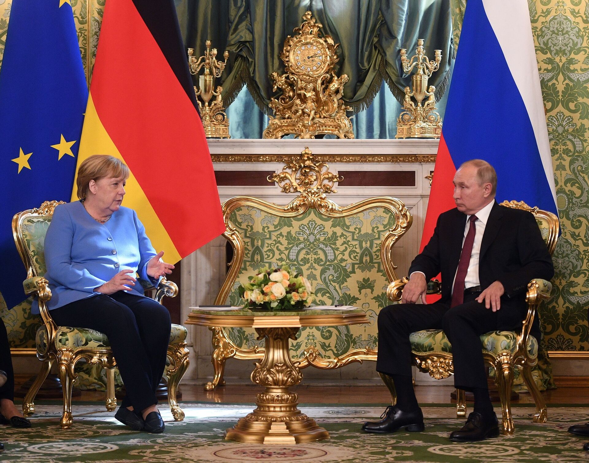 Vladimir Putin, presidente da Rússia, participa de reunião com Angela Merkel, chanceler da Alemanha, em Moscou, Rússia, 20 de agosto de 2021 - Sputnik Brasil, 1920, 25.11.2021