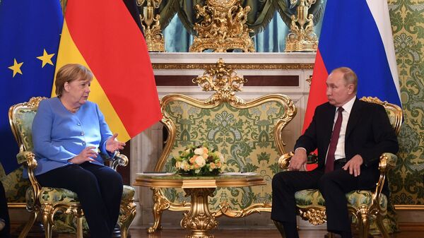 Vladimir Putin, presidente da Rússia, participa de reunião com Angela Merkel, chanceler da Alemanha, em Moscou, Rússia, 20 de agosto de 2021 - Sputnik Brasil
