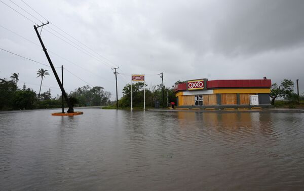 Autoestrada inundada após furacão Grace ter atingido o México, 21 de agosto de 2021 - Sputnik Brasil