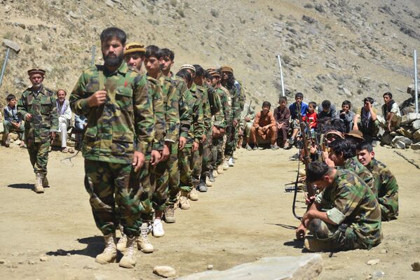 Movimento de resistência afegã participa de treinamento militar no distrito de Dara, província de Panjshir, Afeganistão, 24 de agosto de 2021 - Sputnik Brasil