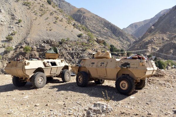 Veículos blindados da milícia leal a Ahmad Massoud, filho de Ahmad Shah Massoud, no vale de Panjshir, Afeganistão, 25 de agosto de 2021 - Sputnik Brasil