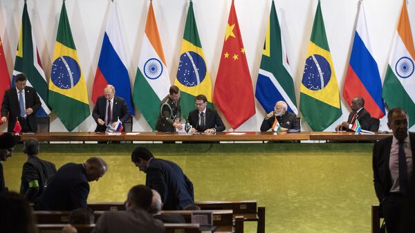 Da esquerda para a direita, Xi Jinping, presidente da China, Vladimir Putin, presidente da Rússia, Jair Bolsonaro, presidente do Brasil, Narendra Modi, primeiro-ministro da Índia, e Cyril Ramaphosa, presidente da África do Sul, após reunião do BRICS no Palácio do Itamaraty em Brasília, Brasil, 14 de novembro de 2019 - Sputnik Brasil
