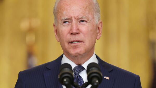 Joe Biden, presidente dos EUA, dá comentários sobre o Afeganistão na Sala Leste da Casa Branca em Washington, EUA, 26 de agosto de 2021 - Sputnik Brasil