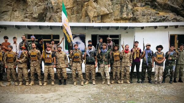 Combatentes se preparam para se defender das forças talibãs na província de Panjshir, Afeganistão, 22 de agosto de 2021 - Sputnik Brasil