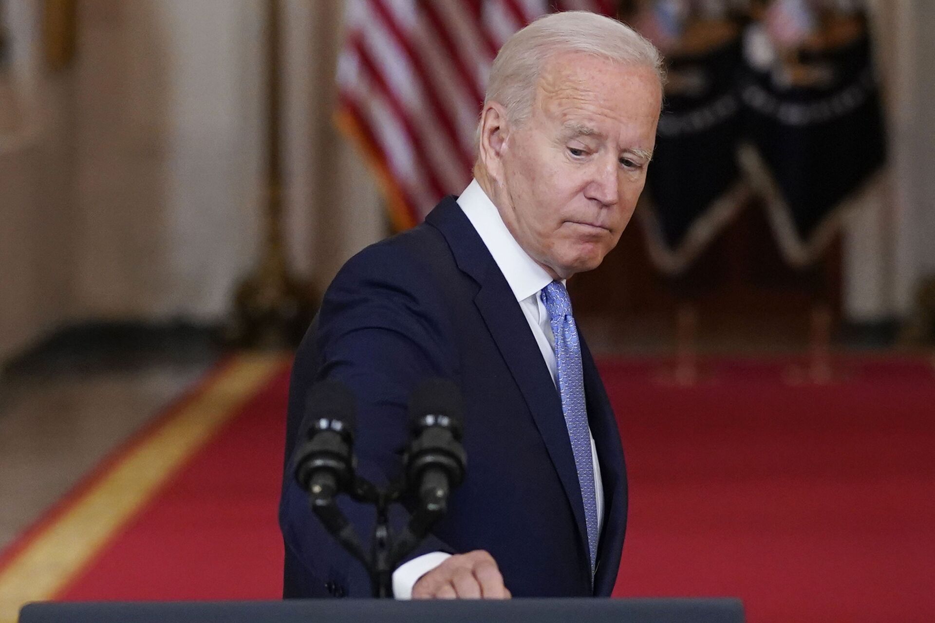 Presidente Joe Biden após o discurso sobre o fim da guerra no Afeganistão, Casa Branca, Washington, 31 de agosto de 2021 - Sputnik Brasil, 1920, 09.11.2021