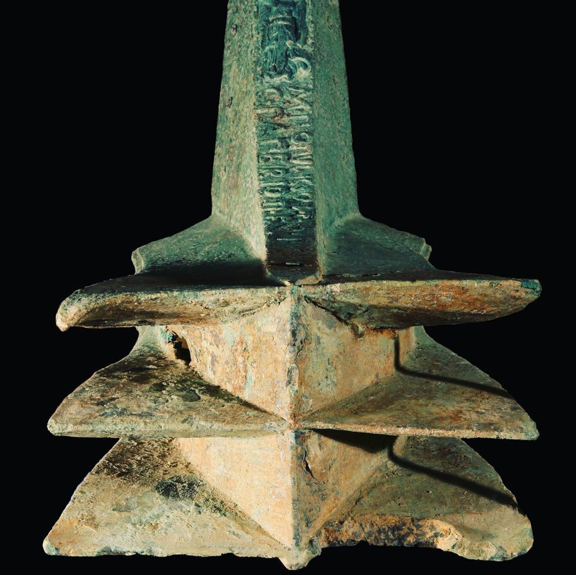 Um dos quatro aríetes de bronze recolhidos dos destroços de um navio romano - Sputnik Brasil, 1920, 09.11.2021