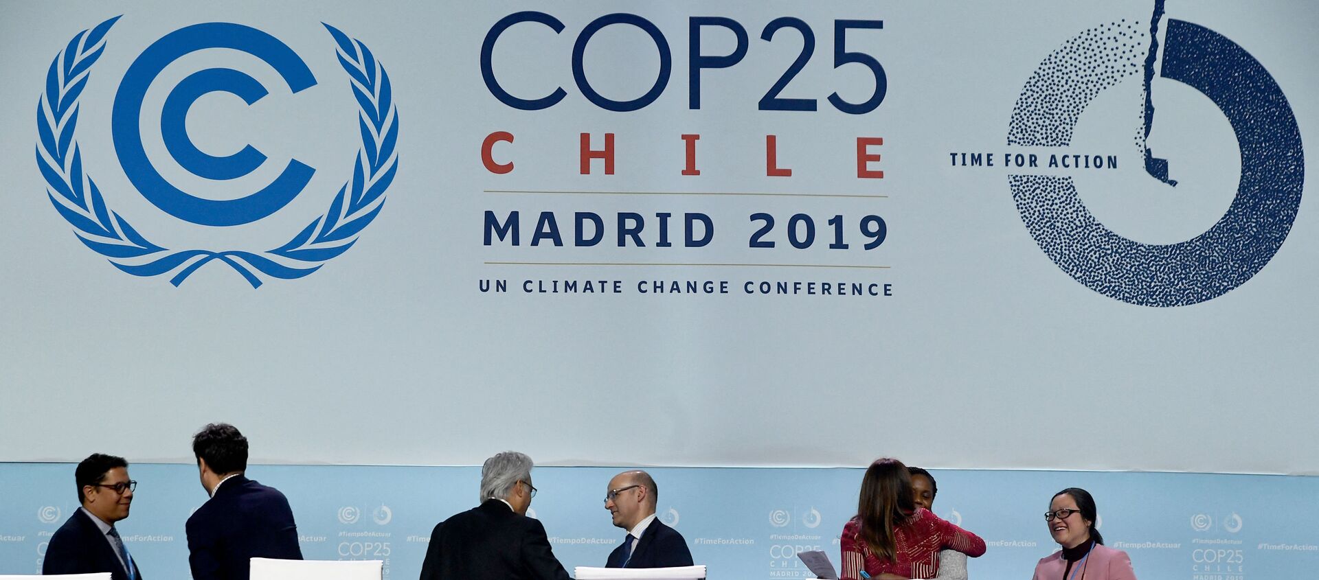 Delegados após sessão plenária de encerramento da Conferência das Nações Unidas sobre Mudanças Climáticas (COP-25) em Madri, Espanha, em 15 de dezembro de 2019. - Sputnik Brasil, 1920, 03.09.2021