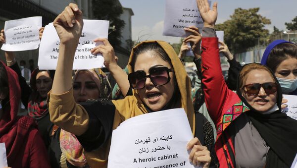 Women gather to demand their rights under the Taliban rule during a protest in Kabul, Afghanistan, Friday, Sept. 3, 2021. - Sputnik Brasil