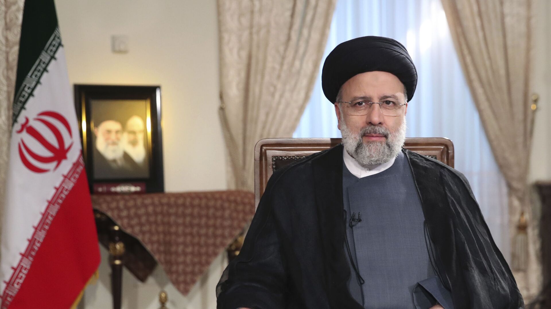 Ebrahim Raisi, presidente do Irã, participa de entrevista no Escritório da Presidência, em Teerã, Irã, 4 de setembro de 2021 - Sputnik Brasil, 1920, 27.06.2022