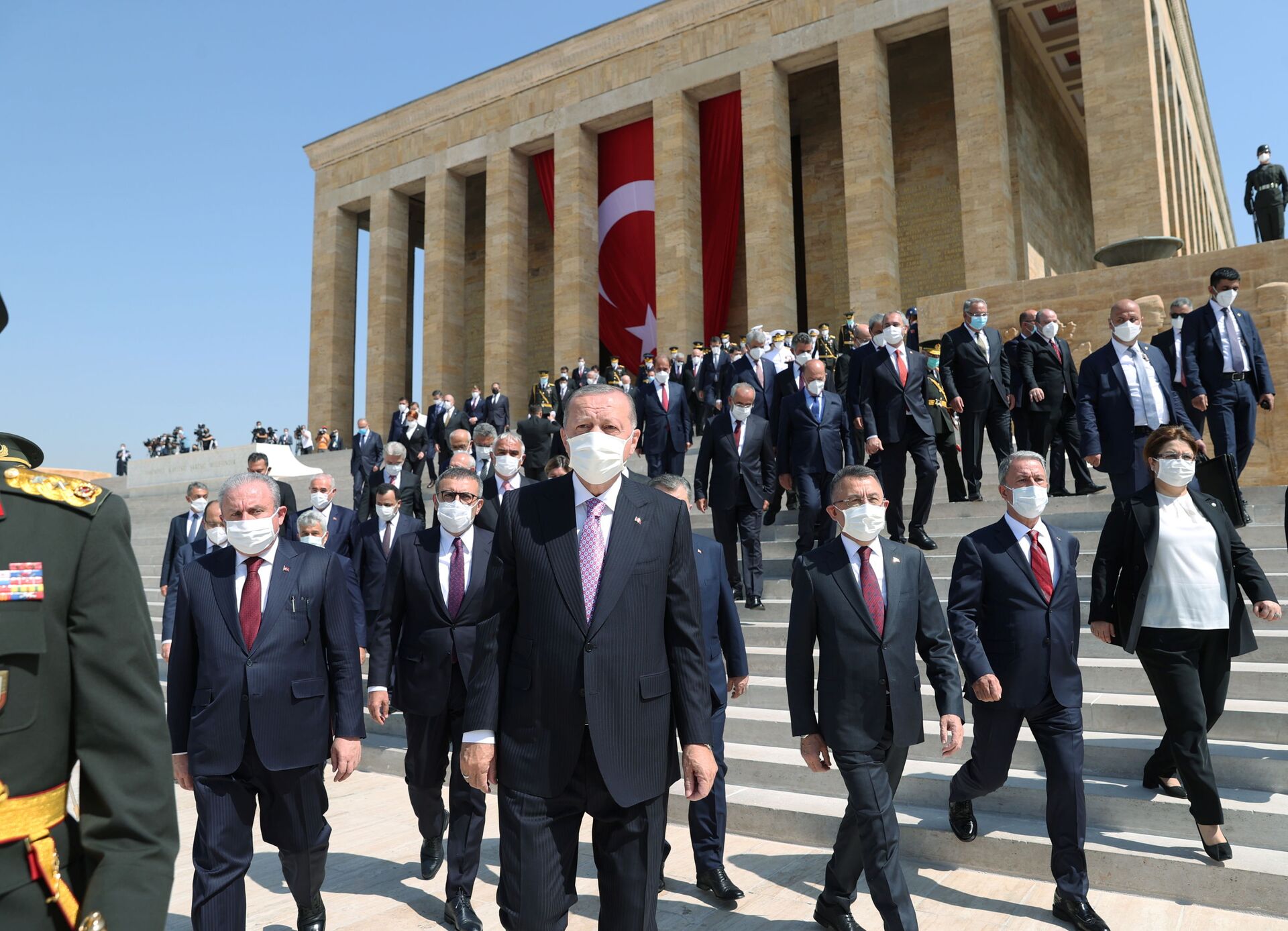 Presidente turco Recep Tayyip Erdogan durante cerimônia do 99º aniversário do Dia da Vitória perto do mausoléu do fundador da Turquia Ataturk, Ancara, 30 de agosto de 2021 - Sputnik Brasil, 1920, 09.11.2021