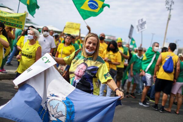 Manifestante apoiadores de Bolsonaro participando de marcha pelo Dia da Independência no Rio de Janeiro, em 7 de setembro de 2021. - Sputnik Brasil