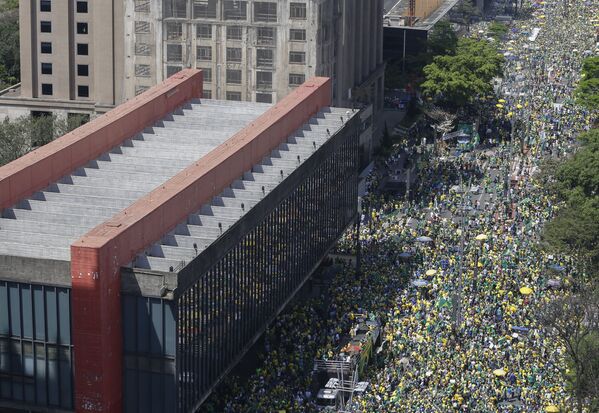Fotografia aérea mostra multidão de apoiadores de presidente Jair Bolsonaro marchando em São Paulo, em 7 de setembro de 2021. - Sputnik Brasil
