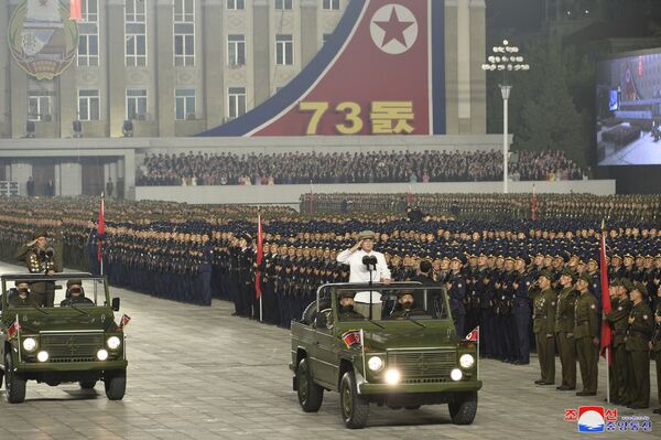 Parada militarizada na Coreia do Norte em 9 de setembro de 2021. - Sputnik Brasil