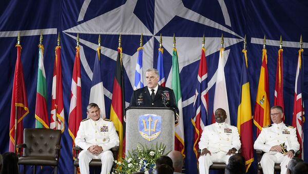 Chefe do Estado-Maior Conjunto, general Mark Milley, fala durante cerimônia que marca a conclusão da operação do Comando da Força Conjunta da OTAN a bordo do USS Kearsarge na Estação Naval de Norfolk, 15 de julho de 2021 - Sputnik Brasil