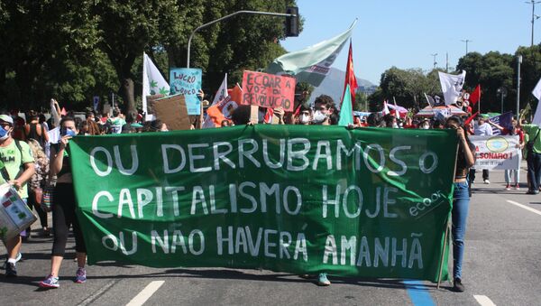 Manifestantes voltam às ruas contra o governo de Jair Bolsonaro, no centro do Rio de Janeiro, em 24 de julho de 2021 - Sputnik Brasil