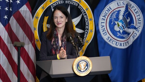 Avril Haines, diretora de Inteligência Nacional dos EUA, durante visita ao Escritório do Diretor de Inteligência Nacional em McLean, Virgínia, 27 de julho de 2021 - Sputnik Brasil