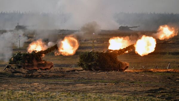 Unidades de artilharia autopropulsada durante a etapa principal dos exercícios militares Zapad 2021, no polígono de Mulino, região de Nizhny Novgorod, Rússia - Sputnik Brasil