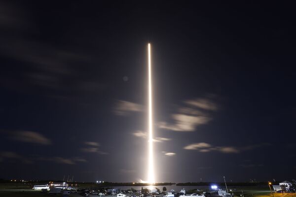 Lançamento do foguete Falcon 9 com a tripulação Inspiration4 a partir do Cabo Canaveral, 15 de setembro de 2021. 
 - Sputnik Brasil