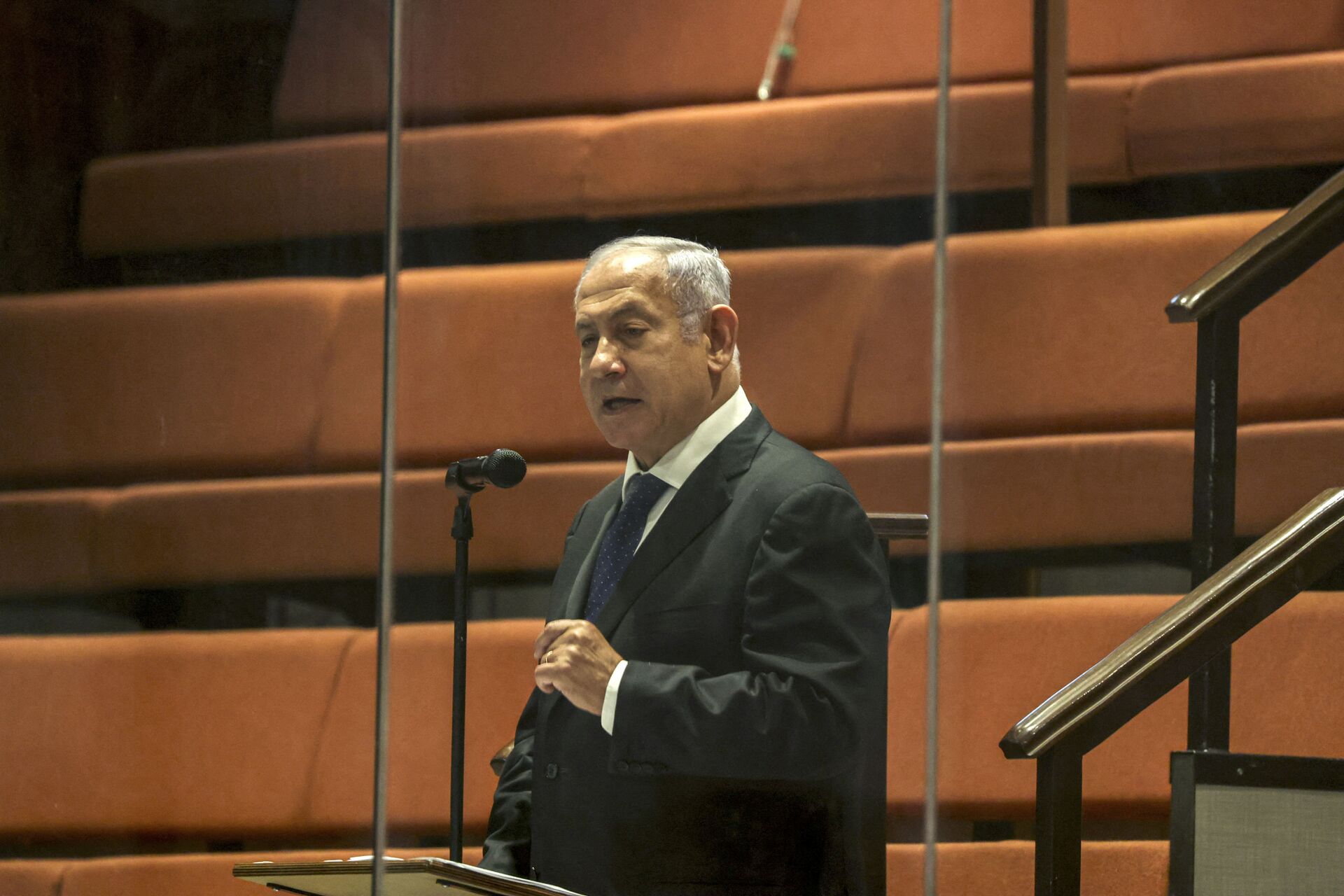 O ex-primeiro-ministro israelense Benjamin Netanyahu fala no Knesset (parlamento israelense) durante sessão plenária. Foto de arquivo - Sputnik Brasil, 1920, 14.01.2022
