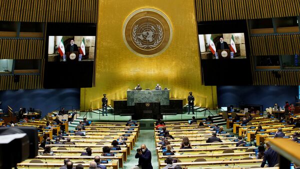 Ebrahim Raisi, presidente do Irã, fala por videoconferência na 76ª sessão da Assembleia Geral da ONU em Nova York, EUA, 21 de setembro de 2021 - Sputnik Brasil