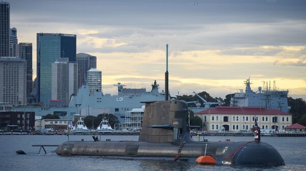 In this photo taken on October 12, 2016, a Royal Australian Navy diesel and electric-powered Collins Class submarine sits in Sydney Harbour. - Sputnik Brasil