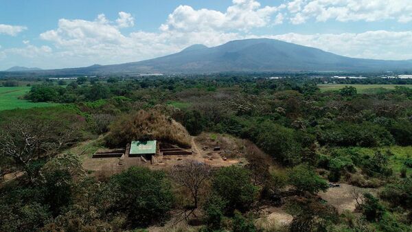 Pirâmide construída pelos antigos maias com material expelido por um vulcão no atual El Salvador - Sputnik Brasil