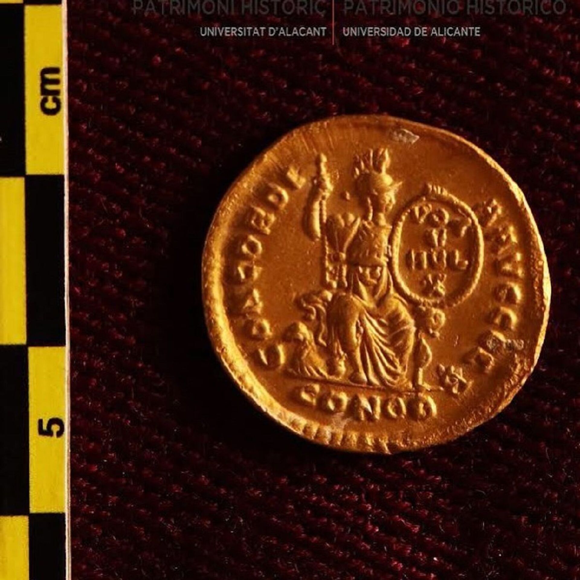 Moeda de ouro romana encontrada no fundo do mar ao largo da costa de Alicante, na Espanha  - Sputnik Brasil, 1920, 09.11.2021