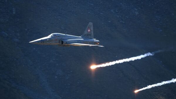 Caça F-5 da Força Aérea da Suíça - Sputnik Brasil