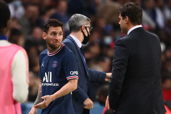 Lionel Messi durante partida de futebol entre o Paris-Saint Germain (PSG) e o Olympique Lyonnais, em Paris, em 19 de setembro de 2021. - Sputnik Brasil