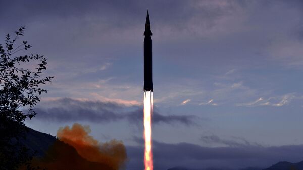 A Academia de Ciências da Defesa da Coreia do Norte testou o novo míssil hipersônico Hwasong-8 na província de Jagang, Coreia do norte - Sputnik Brasil