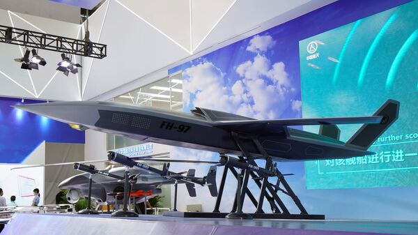 Modelo de drone FH-97 da Feihong é visto de lado em exibição na Exposição Internacional de Aviação e Aeroespacial da China, ou Show Aéreo da China, em Zhuhai, província de Guangdong, China, 29 de setembro de 2021 - Sputnik Brasil