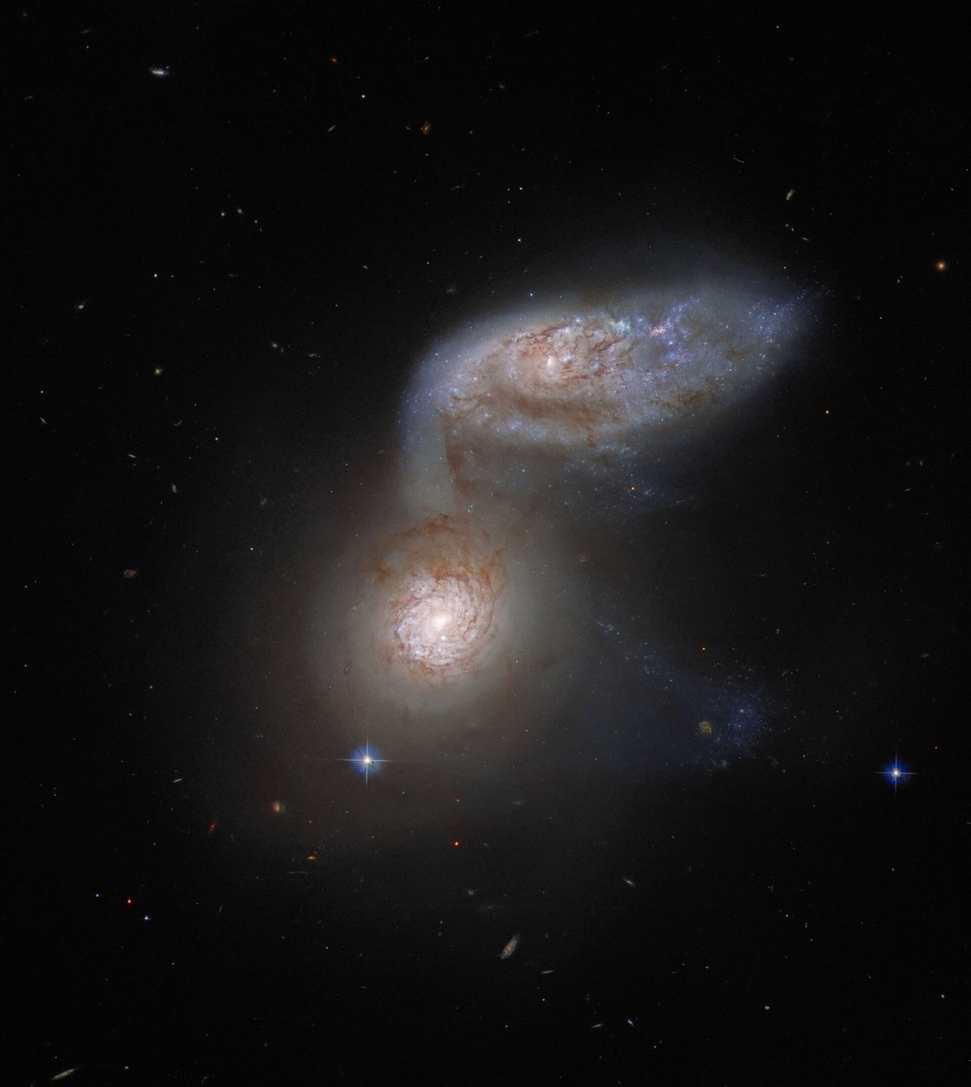 O Telescópio Espacial Hubble captou uma colisão cósmica entre duas galáxias espirais no sistema Arp 91 - Sputnik Brasil, 1920, 09.11.2021